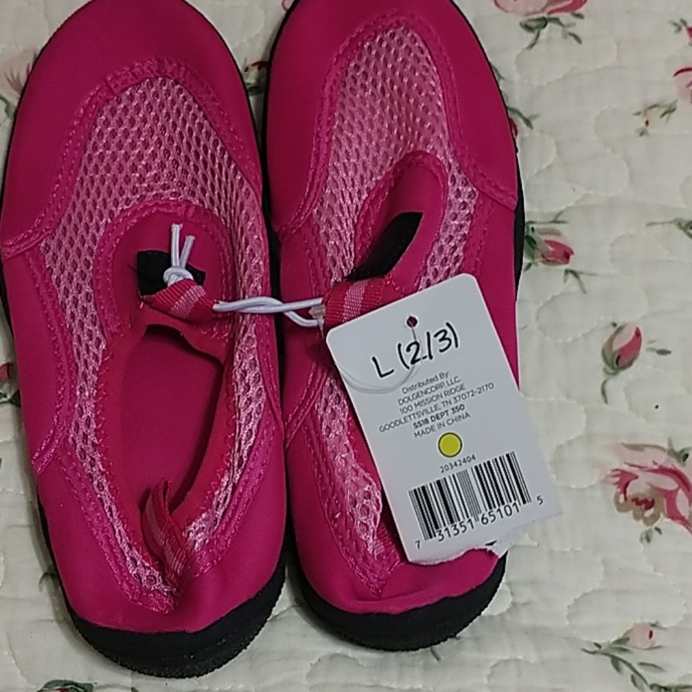 Girl's Aqua shoes